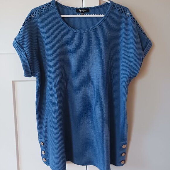 Blue Short Sleeve Shirt with openwork shoulder detail - Picture 1 of 4